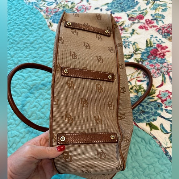 Dooney and Bourke GUC k6998671 - Picture 2 of 9